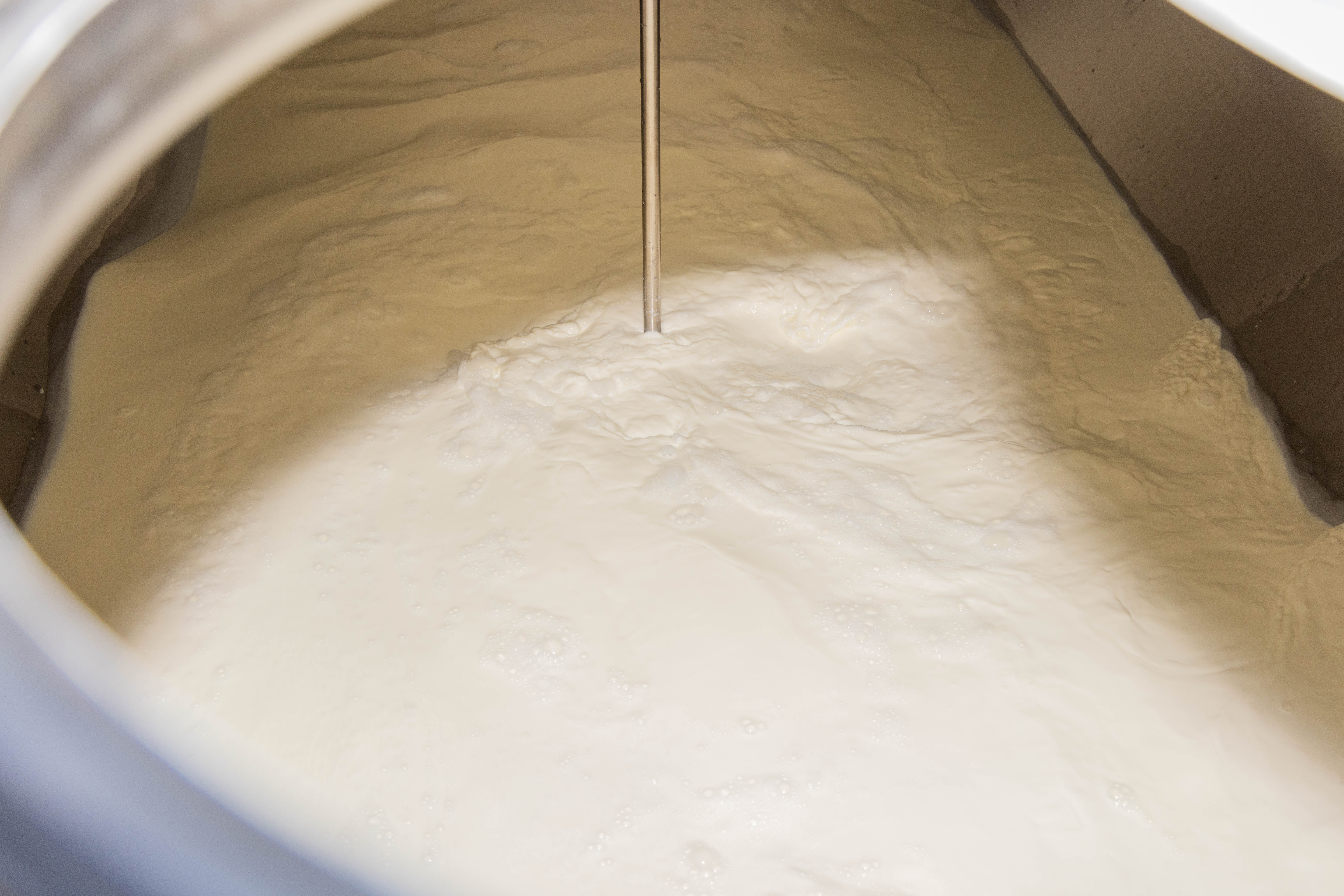 全国に届けられる乳製品